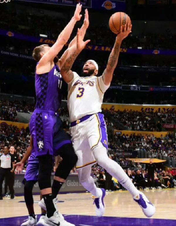 湖人遭遇连胜，浓眉无力回天