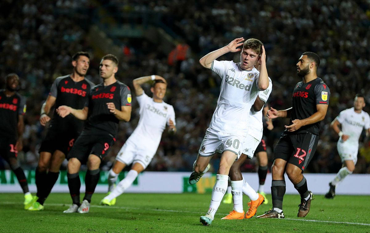 包含圣埃蒂安遭遇惨败,欧战资格悬念重重的词条 包含圣埃蒂安遭遇惨败,欧战资格悬念重重的词条