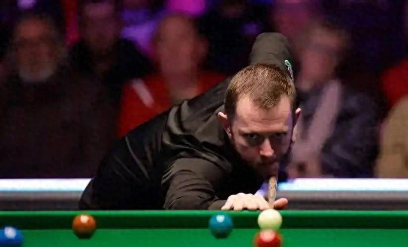 包含一支弱势球队在比赛中爆冷取胜，成为黑马的词条