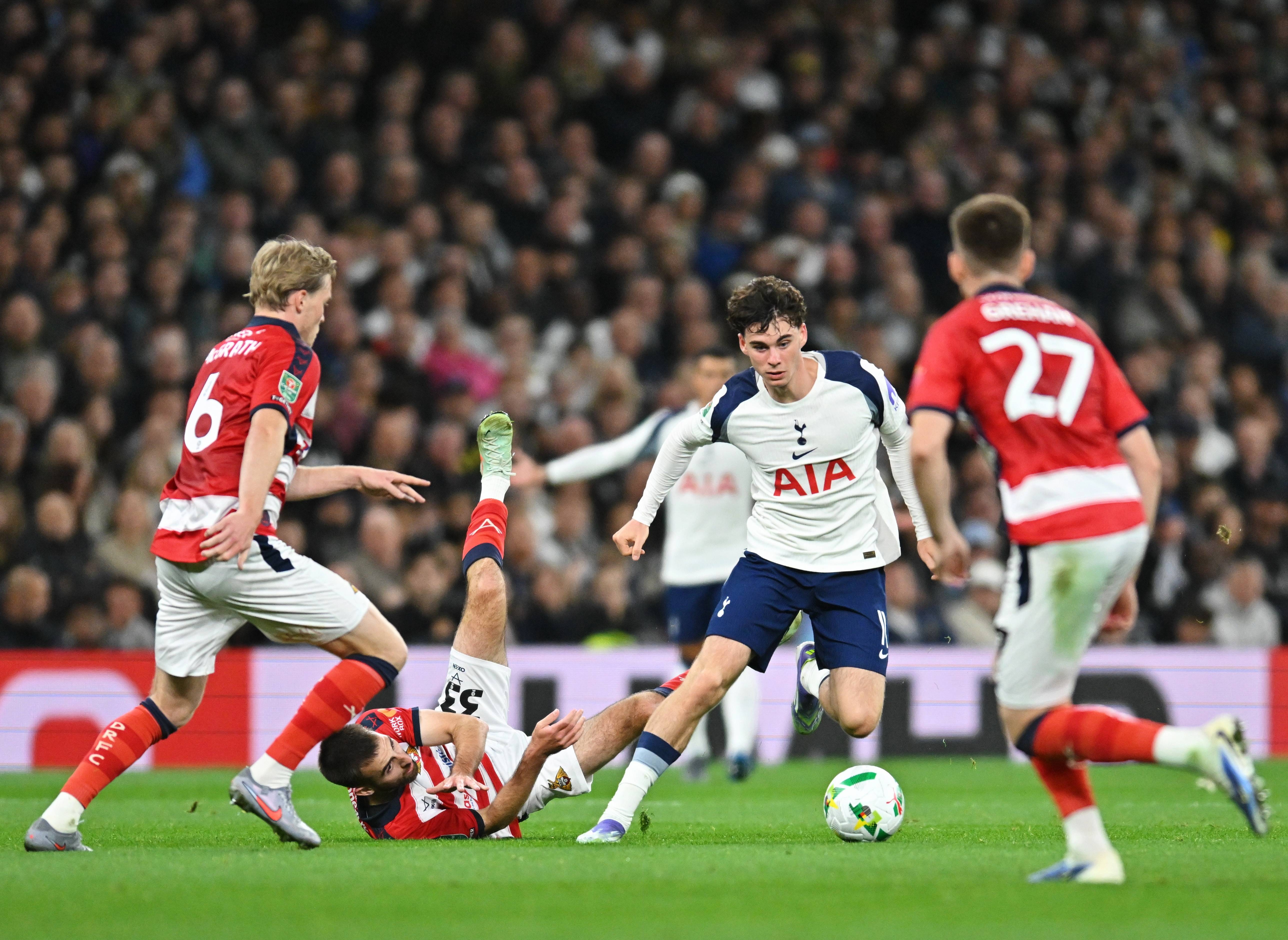 热刺在英格兰足球联赛中再次夺冠