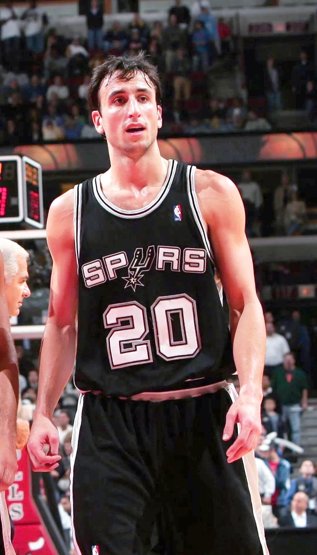 马刺遭遇黄蜂奋起，文斯卡特以杰出表现领先球队赢球