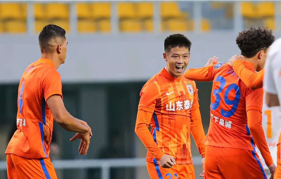 球队表现出色，奏响胜利之歌的简单介绍