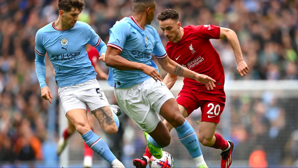 曼城豪取胜利，高居小组第一