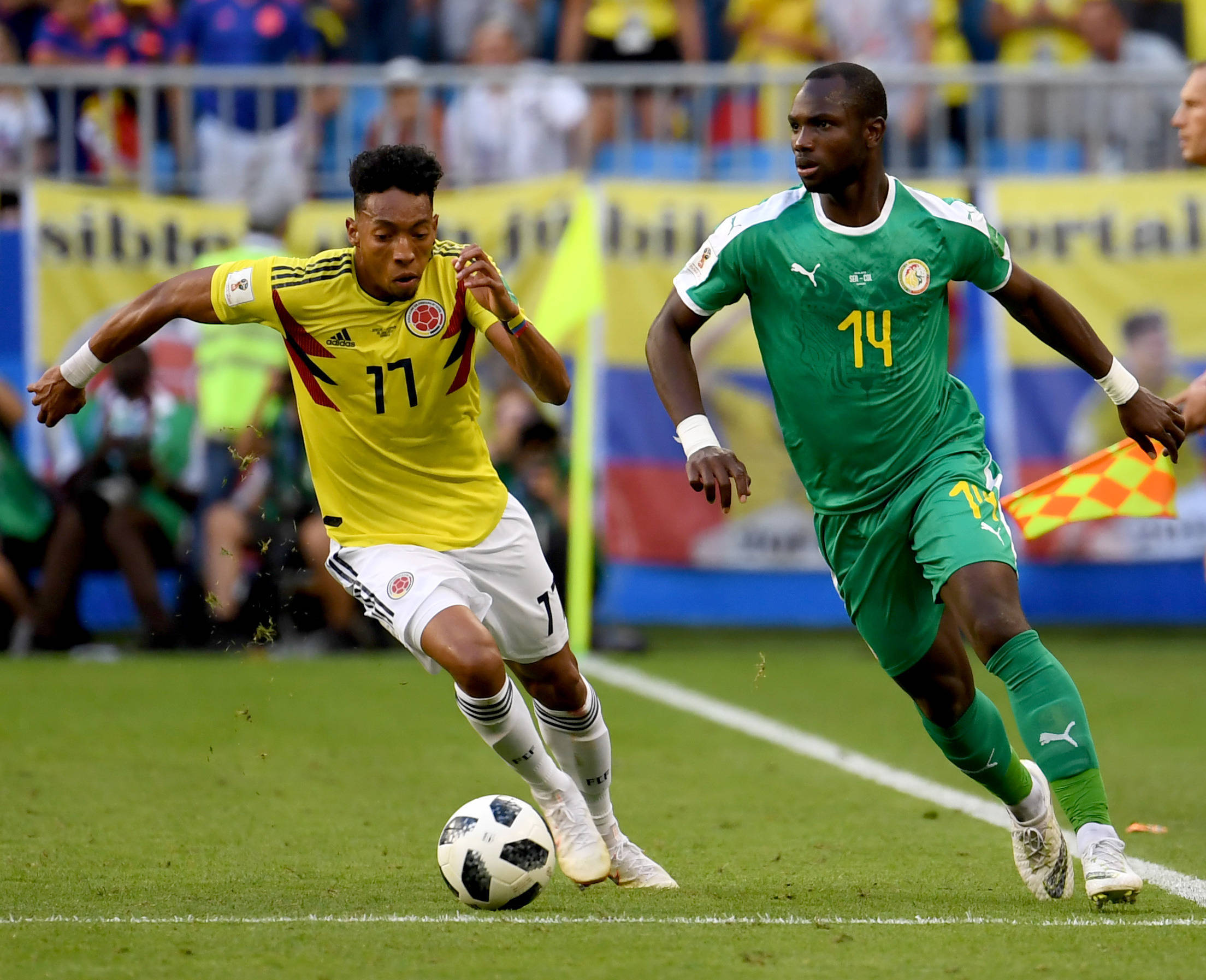 包含热门足球赛事掀起观赏狂潮！的词条