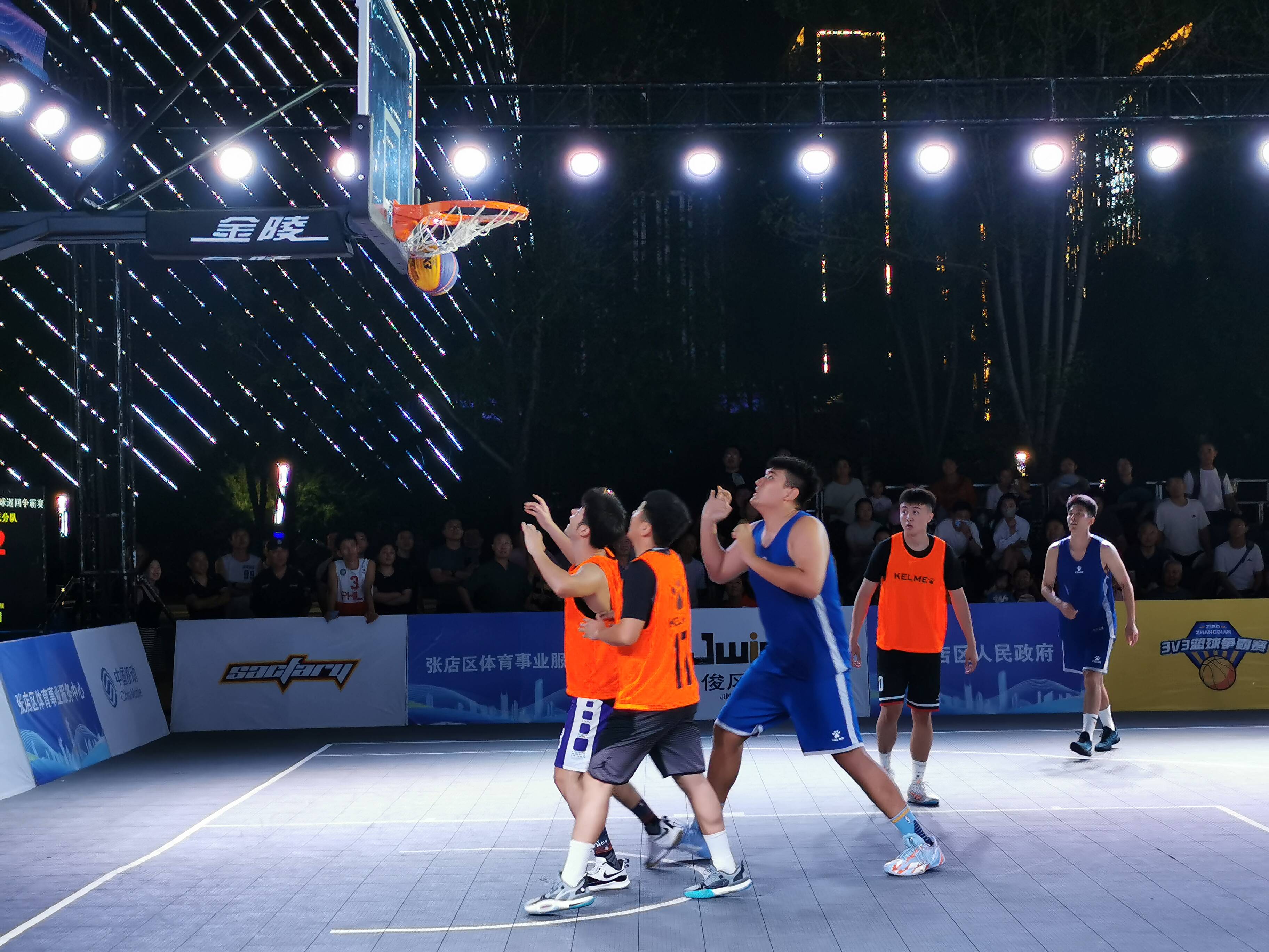 关于篮球联赛进入收官阶段,激烈竞争加剧的信息 关于篮球联赛进入收官阶段,激烈竞争加剧的信息