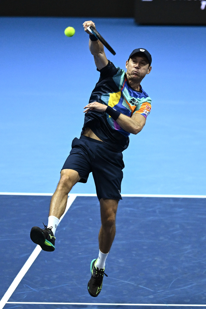 波兰队在比赛中展现出色表现，成功晋级