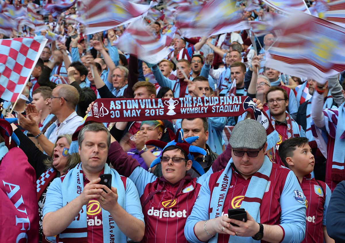 胜负在望,双方球员紧张备战 胜负在望,双方球员紧张备战