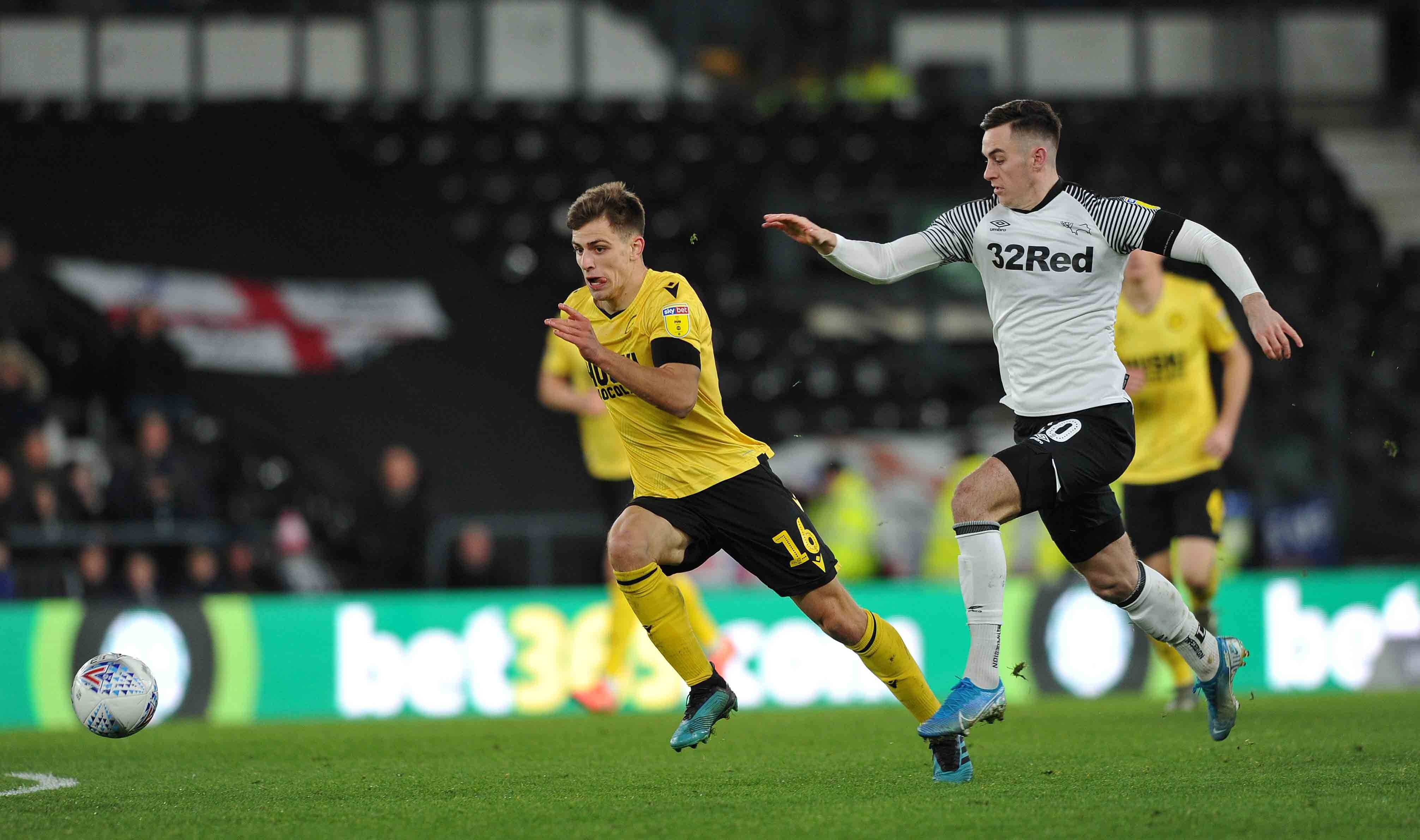 包含利兹联不敌普雷斯顿，主场失利的词条