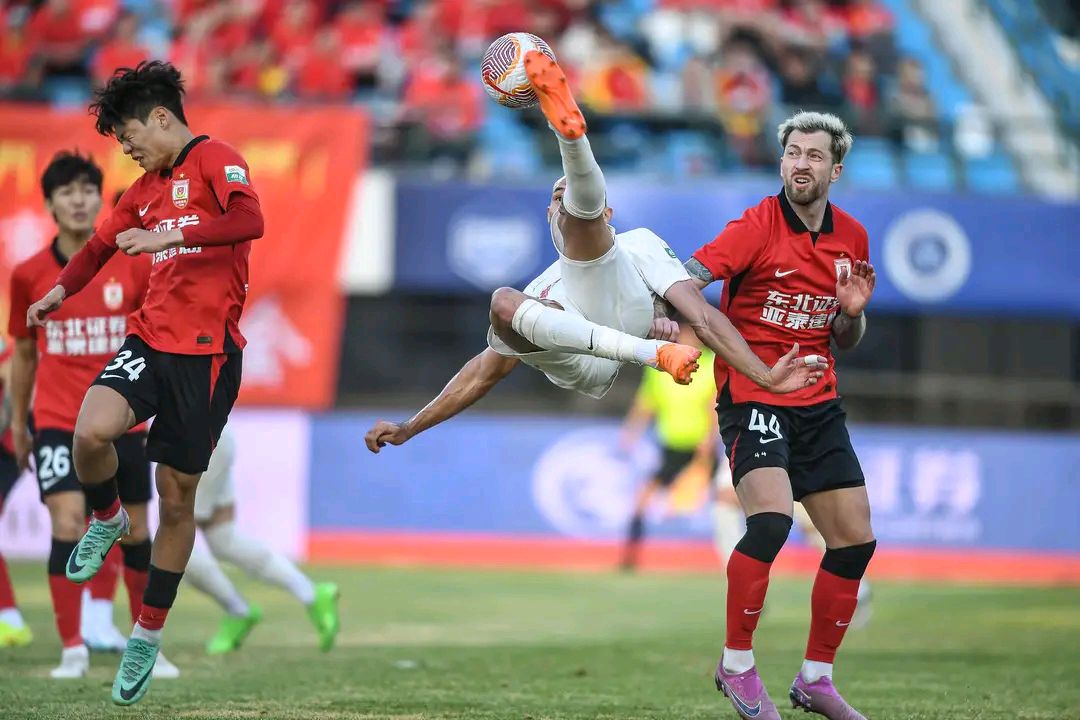 足球场上的精彩时刻引人入胜