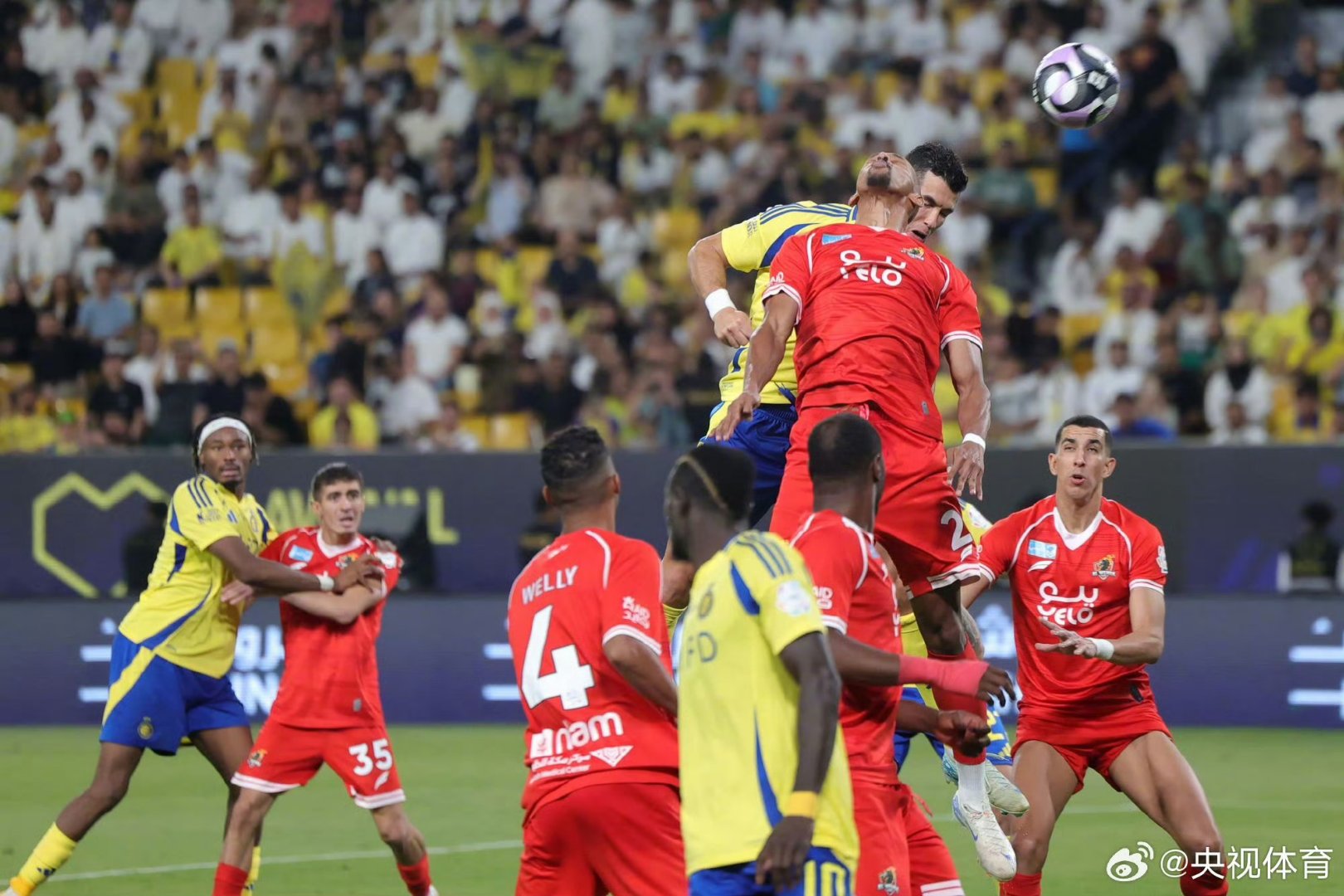 斯图加特门将抵挡多次射门，拯救球队关键时刻的简单介绍